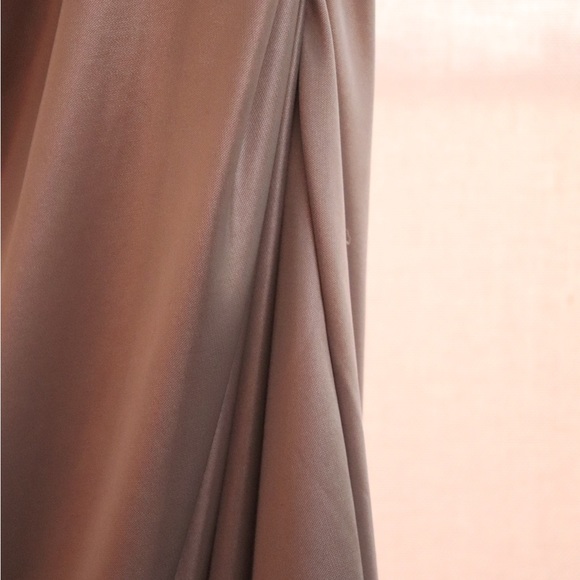 ~SOLD~ Beautiful 80’s Satin cinched Silver Cocktail Dress - Picture 2 of 4